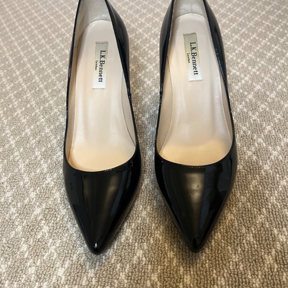 LK  Bennett Floret Black Patent Pump Size 6.5  (36.5 EU) - Picture 7 of 7
